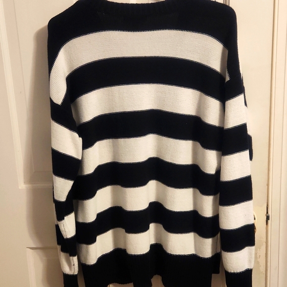 CHAPS Black and White Striped Women's V-Neck Sweater - Picture 5 of 6